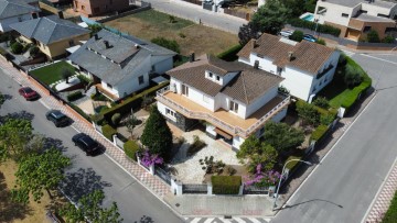 House 5 Bedrooms in Cardedeu