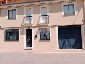 House 4 Bedrooms in Arrabal de San Sebastián