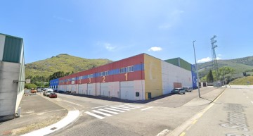 Industrial building / warehouse in Sámano