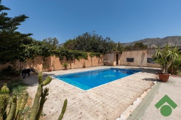 House 6 Bedrooms in Marchena