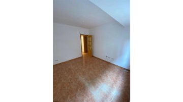 Apartment 3 Bedrooms in El Pilar - La Estación