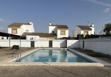 Casa o chalet 4 Habitaciones en La Carlota