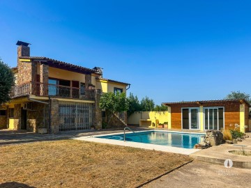 House  in Vila-Sacra