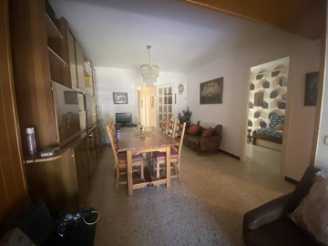 Apartment 4 Bedrooms in Prats de Lluçanès