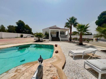 Casa o chalet 4 Habitaciones en Los Pinares-La Masía