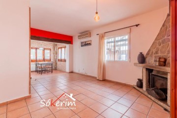 House 4 Bedrooms in Jirfa