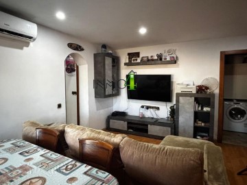 House 2 Bedrooms in Vilanova del Vallès