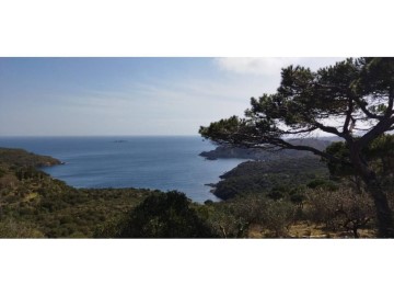 Terre à Cadaqués