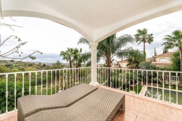 House 4 Bedrooms in Riviera del Sol