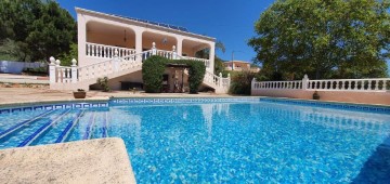 House 4 Bedrooms in Villalonga