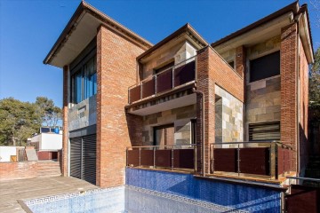 House 5 Bedrooms in Airesol