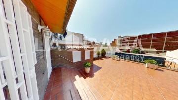 Apartment 3 Bedrooms in Sant Adrià Nord