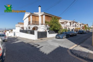 Casa o chalet 5 Habitaciones en La Zubia