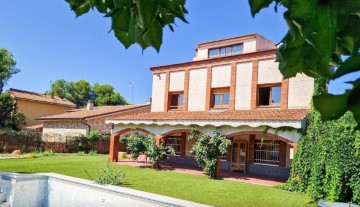 House 5 Bedrooms in Pinedas de Castellnou