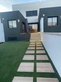 House 4 Bedrooms in Urbanización Montesano