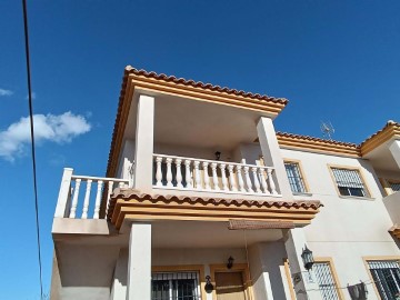 House 2 Bedrooms in Castalla