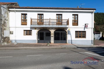 Edificio en Santiuste