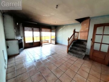 House 4 Bedrooms in Centelles