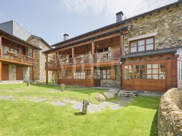 House 5 Bedrooms in Guils de Cerdanya