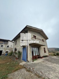 House 4 Bedrooms in Llorengoz