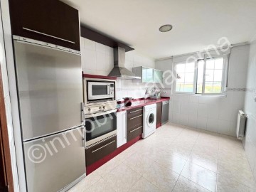 House 3 Bedrooms in Onzonilla