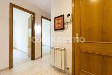 House 4 Bedrooms in Torelló