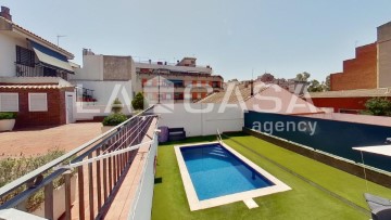 Apartment 3 Bedrooms in Llefià - Sant Roc - Artigues