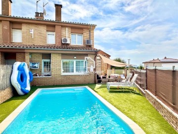 House 4 Bedrooms in Banyoles