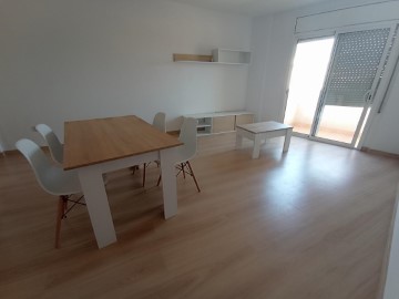 Apartment 3 Bedrooms in Móra d'Ebre