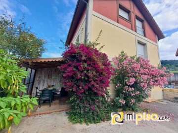 House 3 Bedrooms in Tabernilla