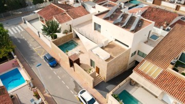 House 4 Bedrooms in San Pedro del Pinatar