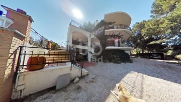 House 3 Bedrooms in Ibi