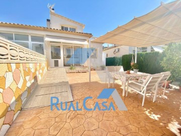 House 3 Bedrooms in Castalla