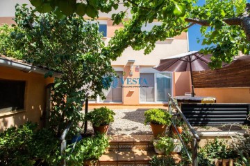 House 4 Bedrooms in El Pla de Santa Maria