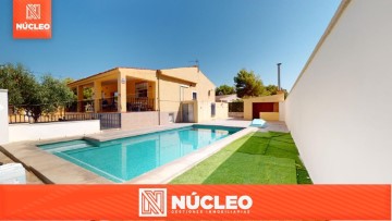 House 4 Bedrooms in Pinares del Mecli