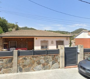 House 2 Bedrooms in Santa Coloma de Cervelló