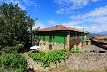 Edificio en Cuadroveña