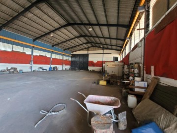 Industrial building / warehouse in Cebolla