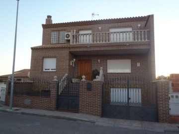 Casa o chalet 4 Habitaciones en Alameda de la Sagra