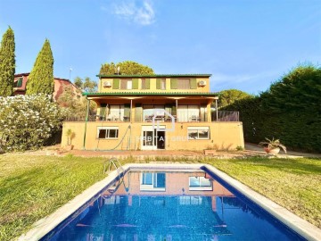 House 9 Bedrooms in Celrà