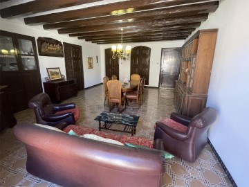 House 4 Bedrooms in Montoliu de Lleida