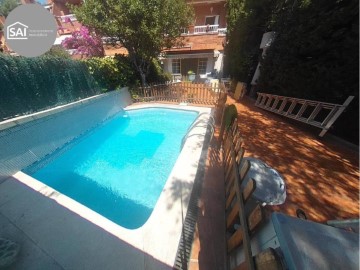 House 5 Bedrooms in Vilassar de Dalt