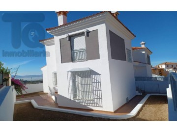 House 4 Bedrooms in Fuente Grande