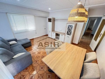 Apartment 3 Bedrooms in Casc Urbà