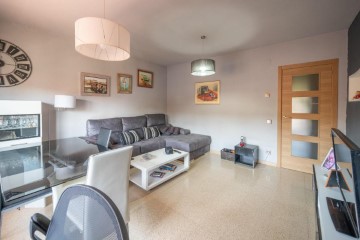 Apartment 3 Bedrooms in Puente la Reina / Gares