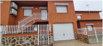 House 3 Bedrooms in Las Ventas Con Peña Aguilera