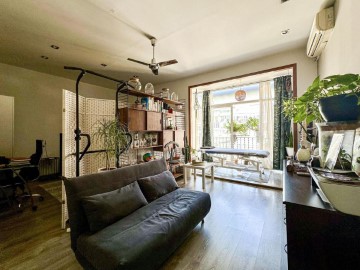 Apartment 4 Bedrooms in Eixample