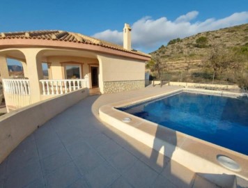 House 4 Bedrooms in Hondón de las Nieves / el Fondó de les Neus