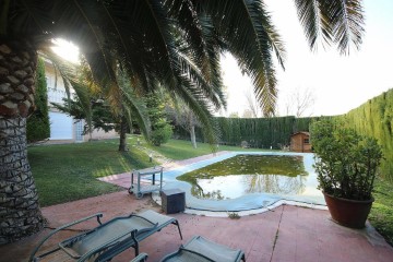 House 4 Bedrooms in Lloma Bada