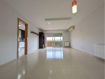 Apartment 3 Bedrooms in Sant Sadurní d'Anoia